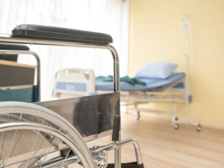 一年200多万冠名费，民营医院为何爱“戴洋帽子”？ 