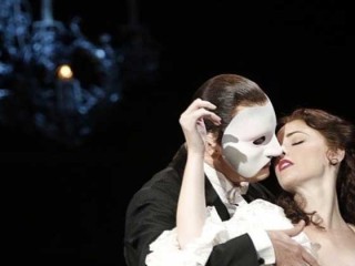 本土音乐剧的野望：中文版《妈妈咪呀！》为谁而生？ 